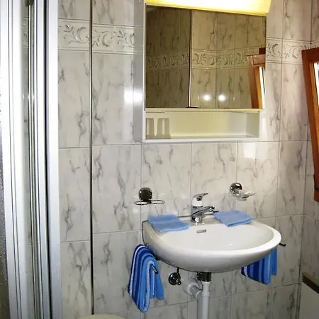 酒店 Pensiun Garni Plaz 2*